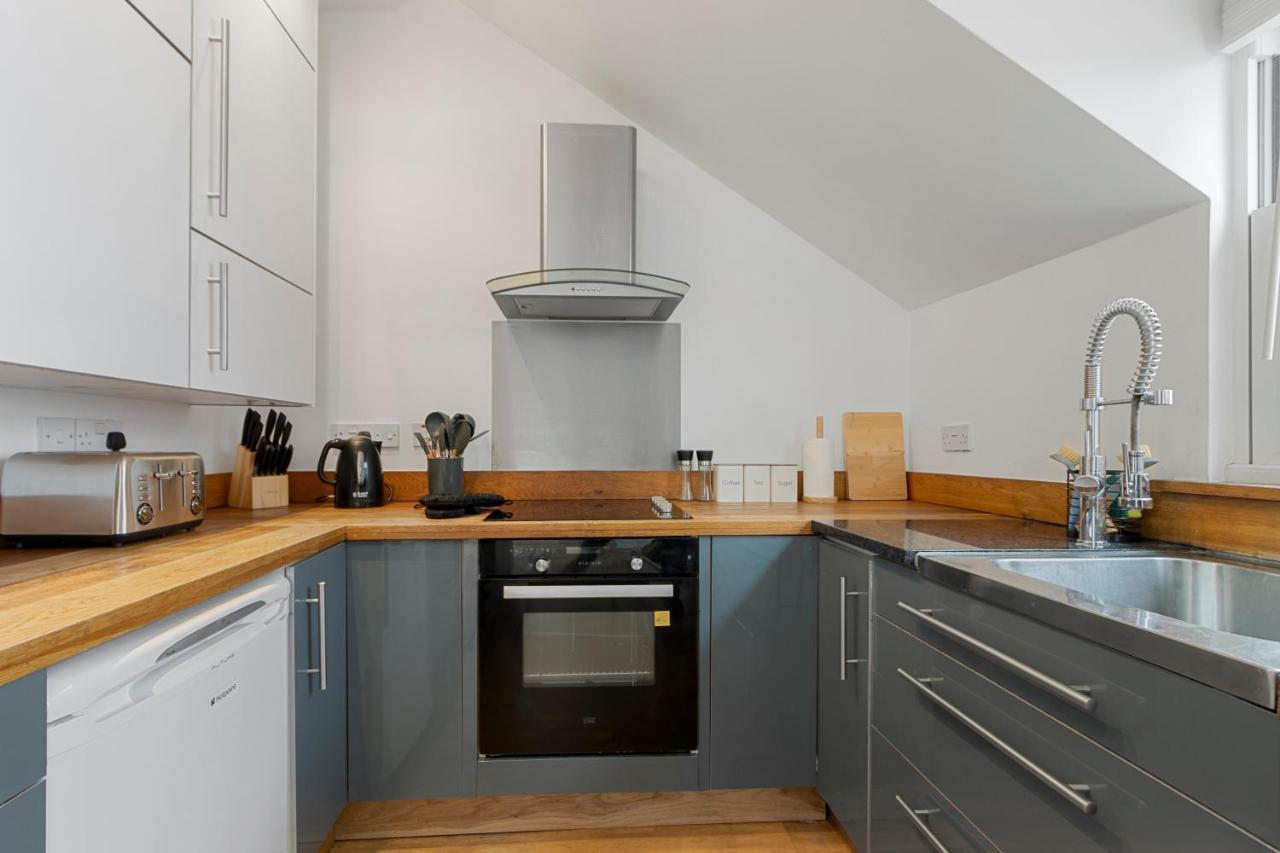 Stunning Sea View Whole Home In Torbay Close To Beach Torquay Bagian luar foto